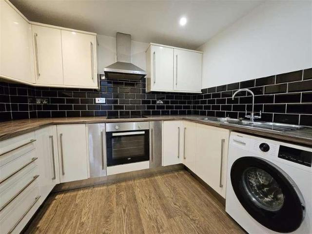 Flat for sale in Penwartha Coombe, Cornwall