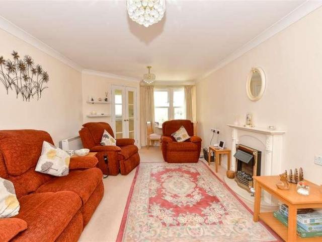 Flat for sale in Windmill Hill, Hamerton