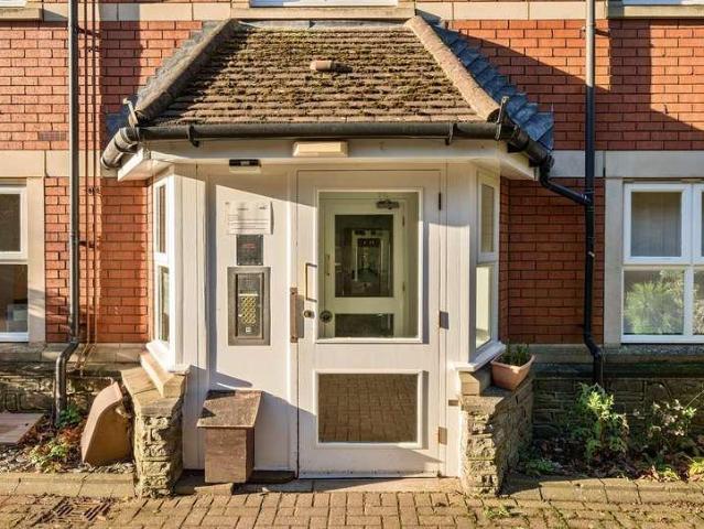 Flat for sale in Pigsty Hill, Feckenham