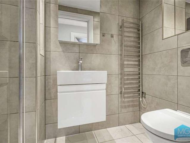 Flat for sale in Kentish Town, Greater London