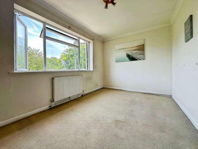 Flat for sale in Slough