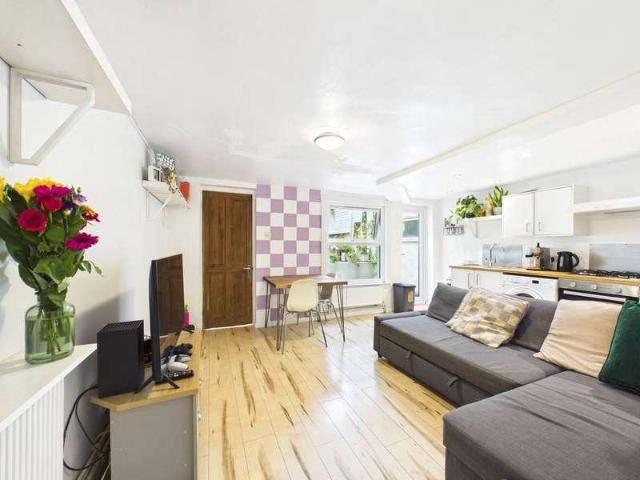 Flat for sale in Brighton & Hove