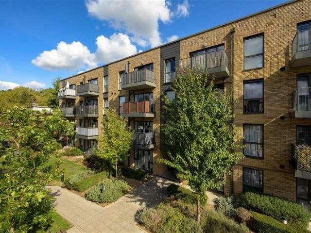 Flat for sale in London Borough of Croydon, Greater London