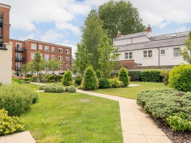 Flat for sale in Ewens Farm, Golden Valley