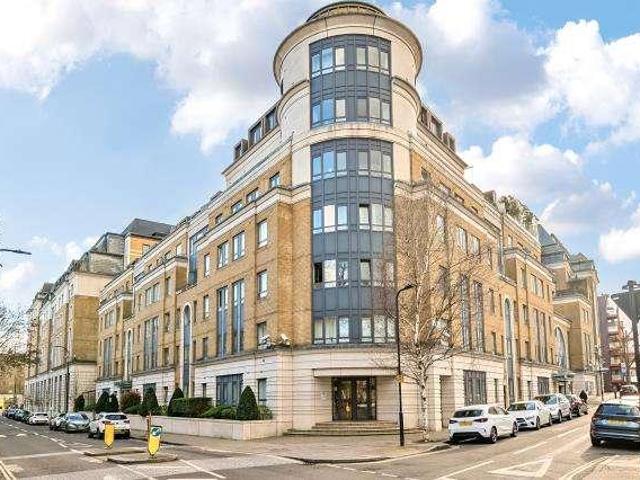 Flat for sale in South Hampstead, Greater London