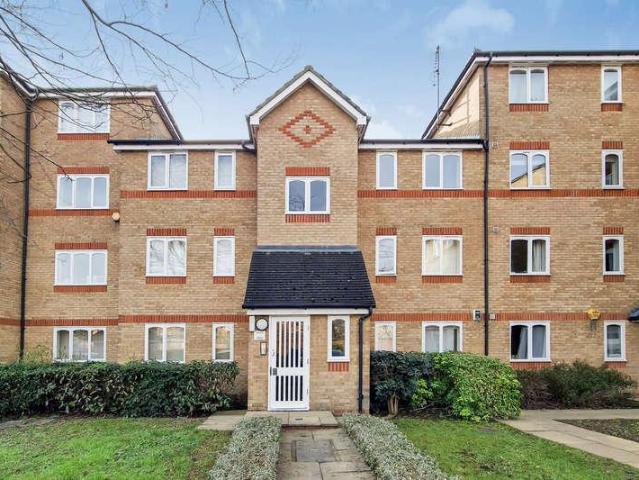 Flat for sale in Isle Of Dogs, Greater London