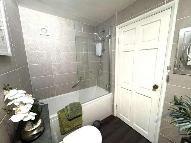 Flat for sale in Meols Cop, Southport