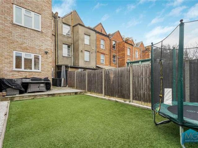 Flat for sale in Friern Barnet, Greater London