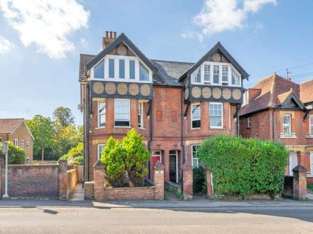 Flat for sale in Charlotteville, Guildford