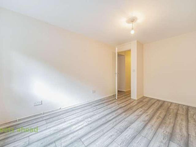 Flat for sale in Anerley, Greater London