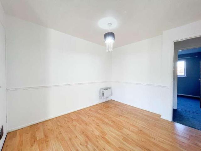 Flat for sale in Hamerton, Kent
