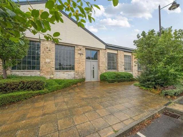 Flat for sale in North Star, Swindon