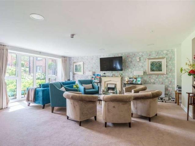 Flat for sale in Bolton Low Houses, Hampshire