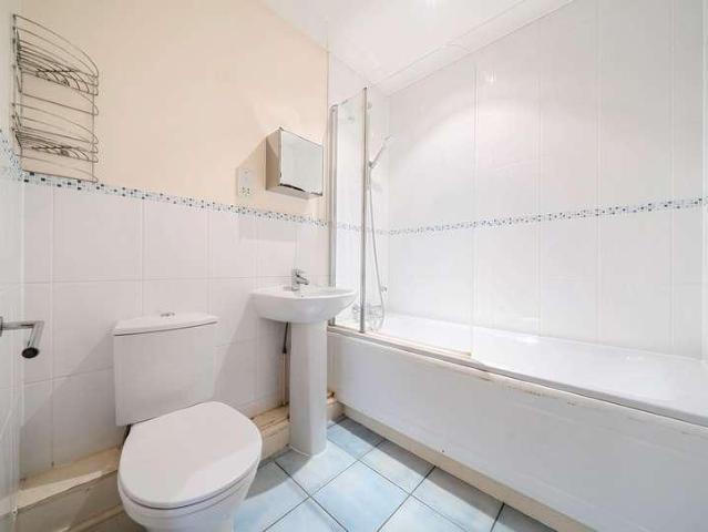 Flat for sale in Marle Hill, Cheltenham