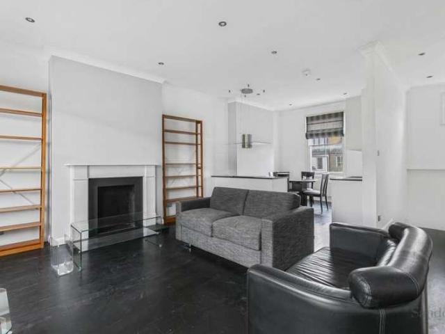 Flat for sale in Highbury, Greater London