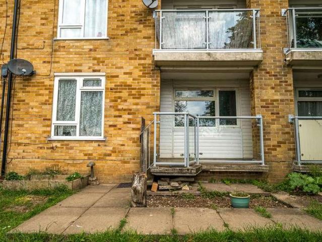 Flat for sale in Stroud, School House