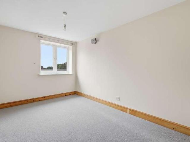Flat for sale in Broxbourne, Hertfordshire