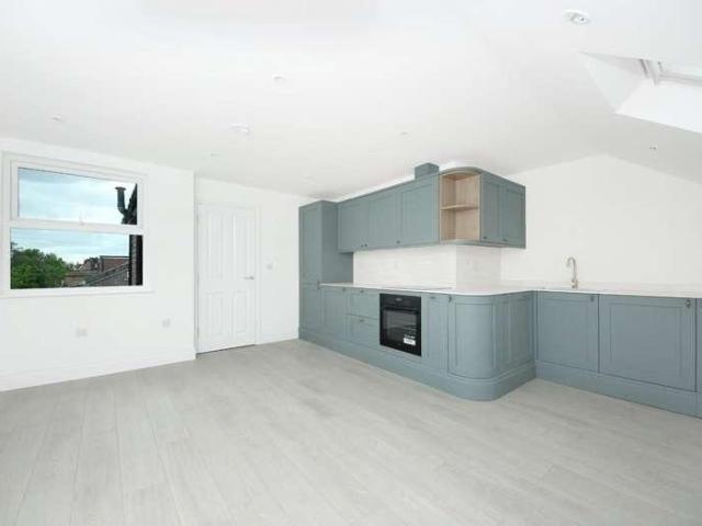Flat for sale in London Borough of Ealing, Hanwell