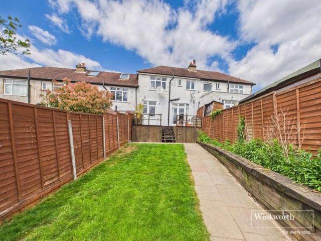 Flat for sale in Kingsbury, Greater London
