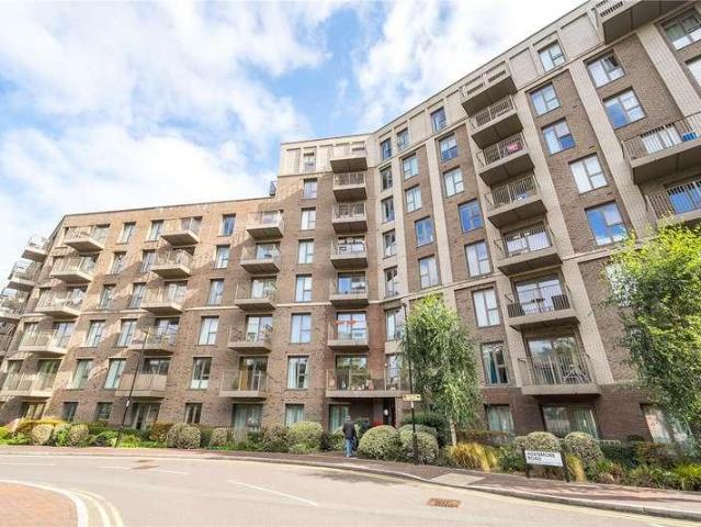Flat for sale in London Borough of Lewisham, Ladywell