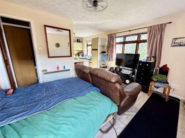 Flat for sale in Old Milton, New Forest