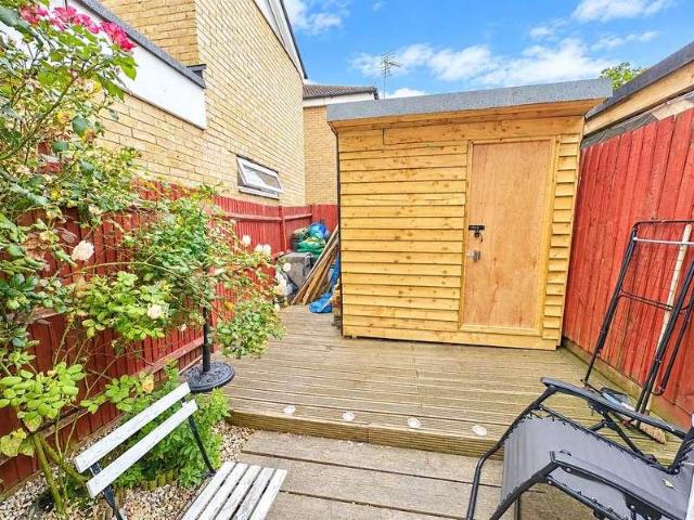 Flat for sale in London Borough of Croydon, Greater London