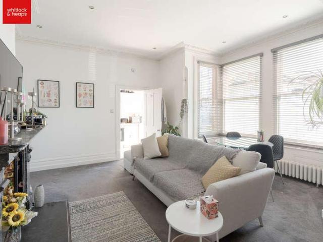 Flat for sale in Aldrington