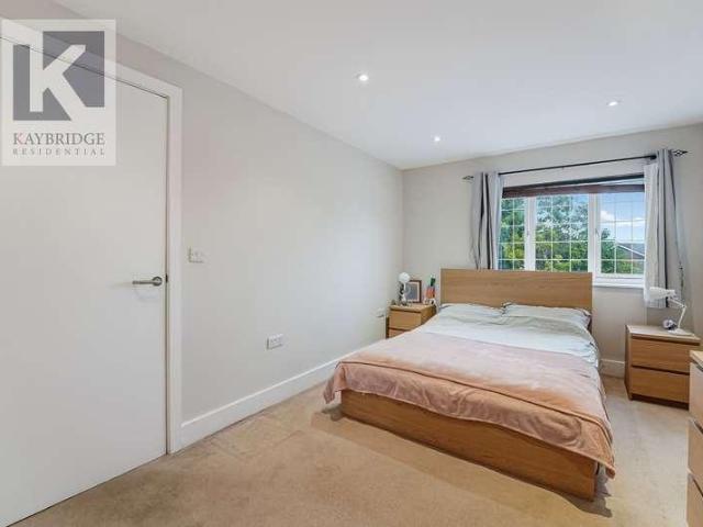 Flat for sale in Ewell, Epsom and Ewell