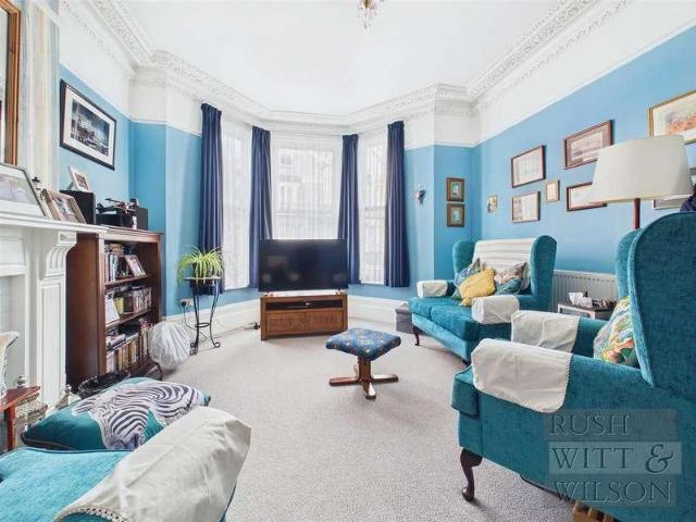 Flat for sale in Central, Heathlands