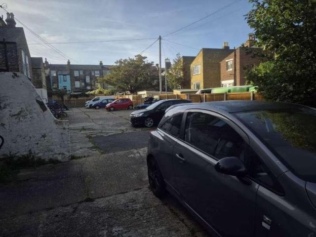 Flat for sale in Cliftonville West, Thanet