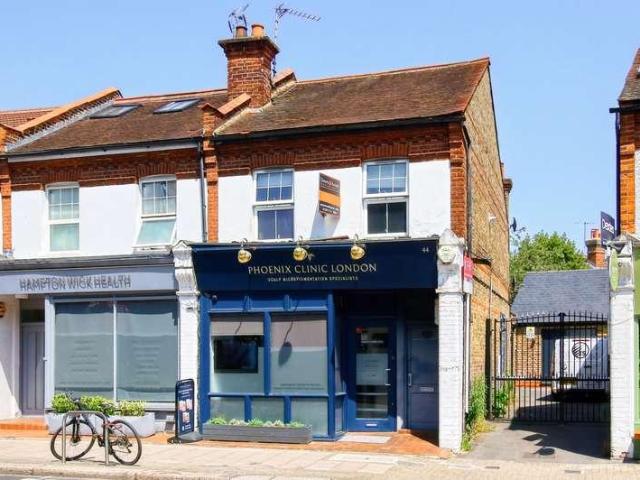 Flat for sale in Hampton Wick, Greater London