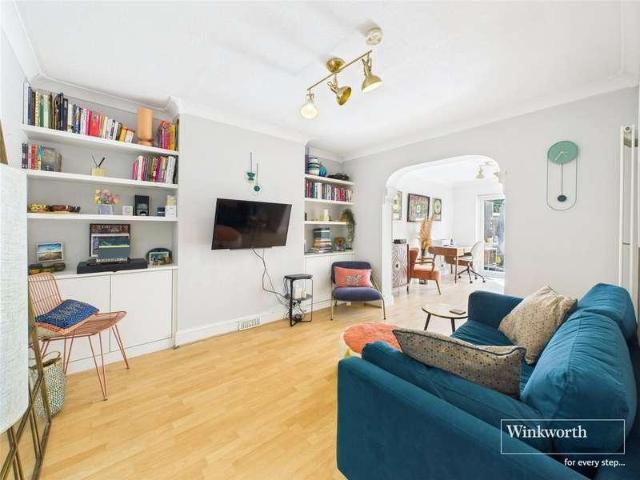 Flat for sale in Kingsbury, Greater London