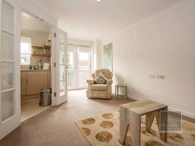 Flat for sale in Lakenham, East Bank