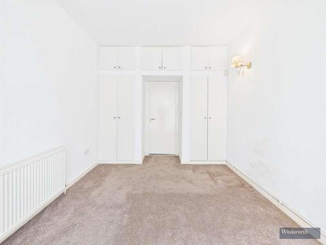 Flat for sale in Wealdstone, Greater London