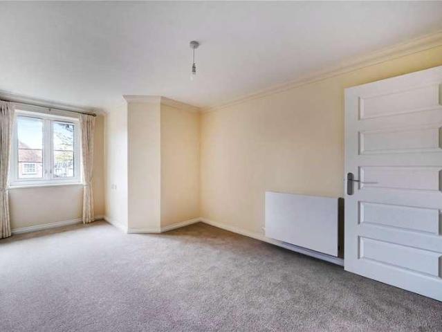 Flat for sale in Princes Risborough, Buckinghamshire