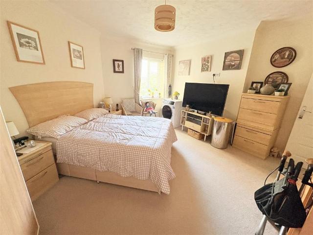 Flat for sale in Fareham, Hampshire