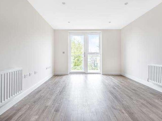 Flat for sale in Fishery, Maidenhead