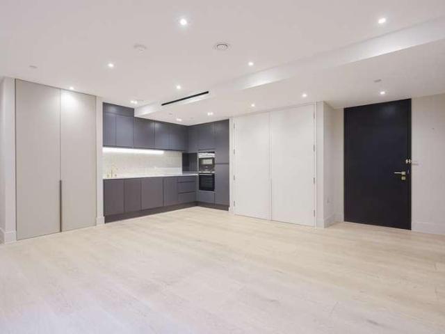 Flat for sale in City of Westminster, Greater London