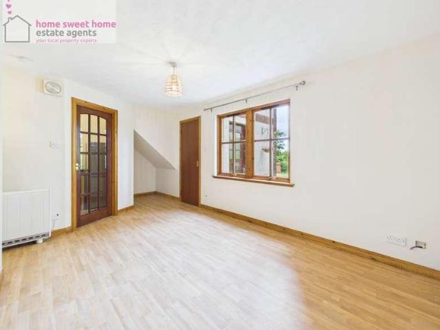 Flat for sale in Lentran, Scotland