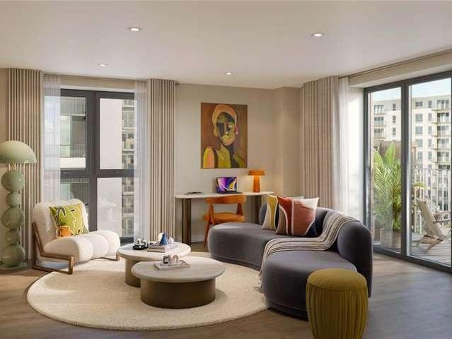 Flat for sale in London Borough of Ealing, Greater London