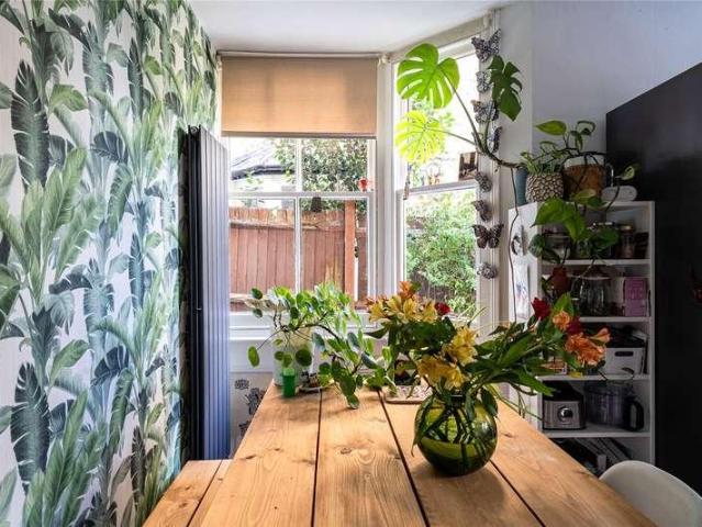 Flat for sale in Brixton, Greater London