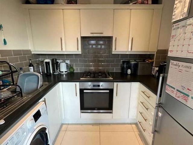 Flat for sale in Feltham, Bedfont Flat for sale in Feltham, Bedfont