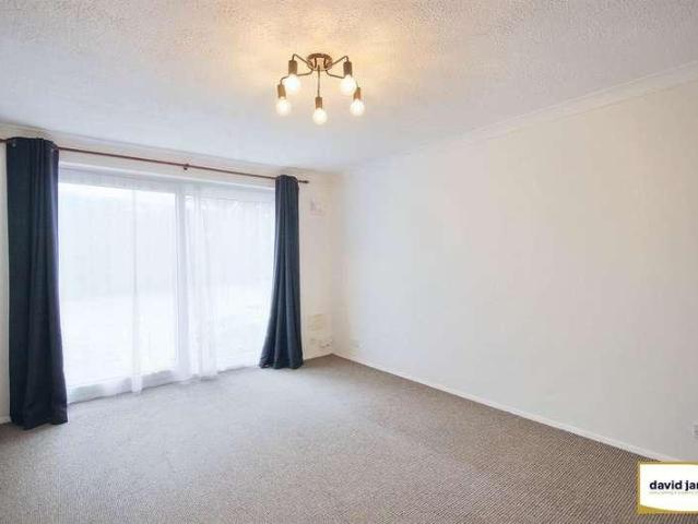 Flat for sale in Ramsden, Greater London