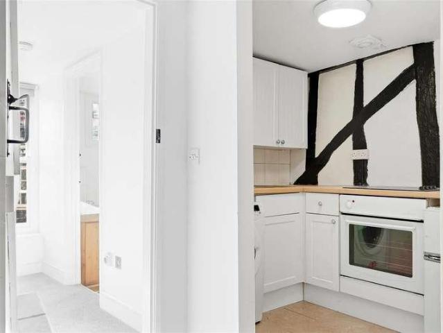 Flat for sale in Coggeshall, Chipping Hill