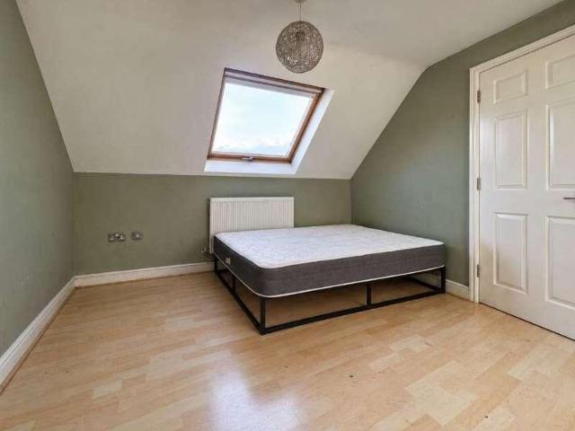 Flat for sale in Red Hill, Worcester