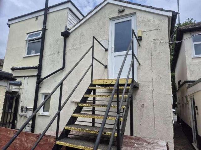 Flat for sale in Southborough, Sandown Park