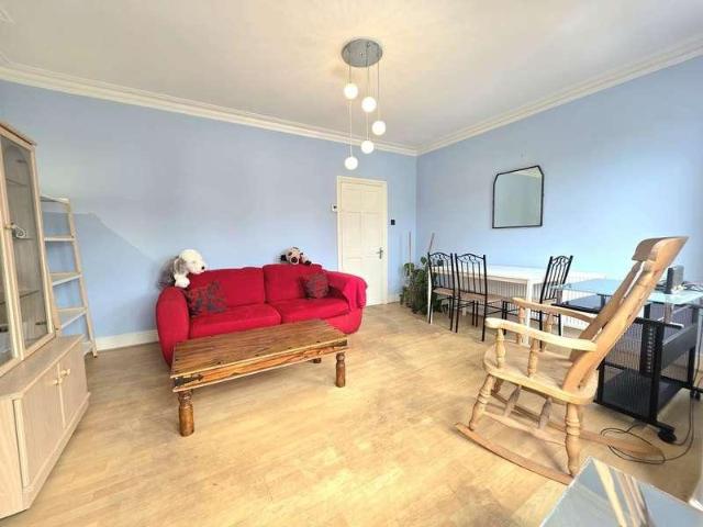 Flat for sale in Wealdstone, Greater London