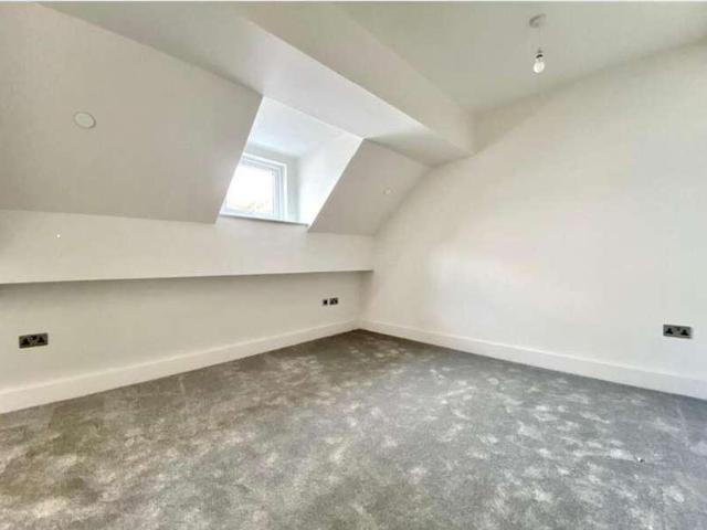 Flat for sale in Pontypridd, Wales
