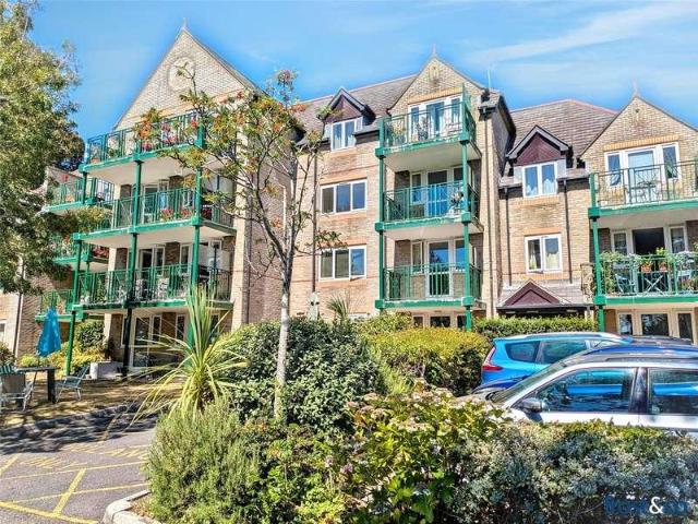 Flat for sale in Poole