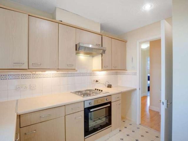 Flat for sale in Beckton, Greater London